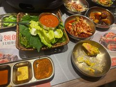 -草家酱蟹炭火烤肉店(珲春南路一店)