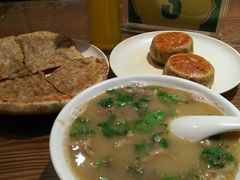 -清真吴记门钉肉饼·喜多利