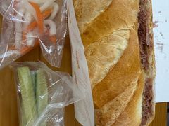 -Bánh Mì Huynh Hoa