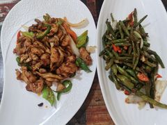 辣椒膏炒鸡-玖月时尚泰式餐厅