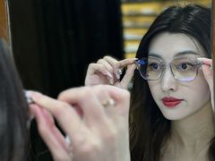 -罗伯特眼镜·蔡司官方授权(罗湖国贸店)