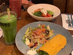 生三文鱼拌饭-Moka Bros 摩卡站(嘉华店)