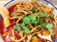 -孙浩特色牛杂面板面(华捷道店)