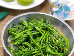 蒜蓉炒菜心-长润·濑尿烧鹅