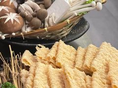 -湊湊火锅·茶憩(打浦桥日月光店)