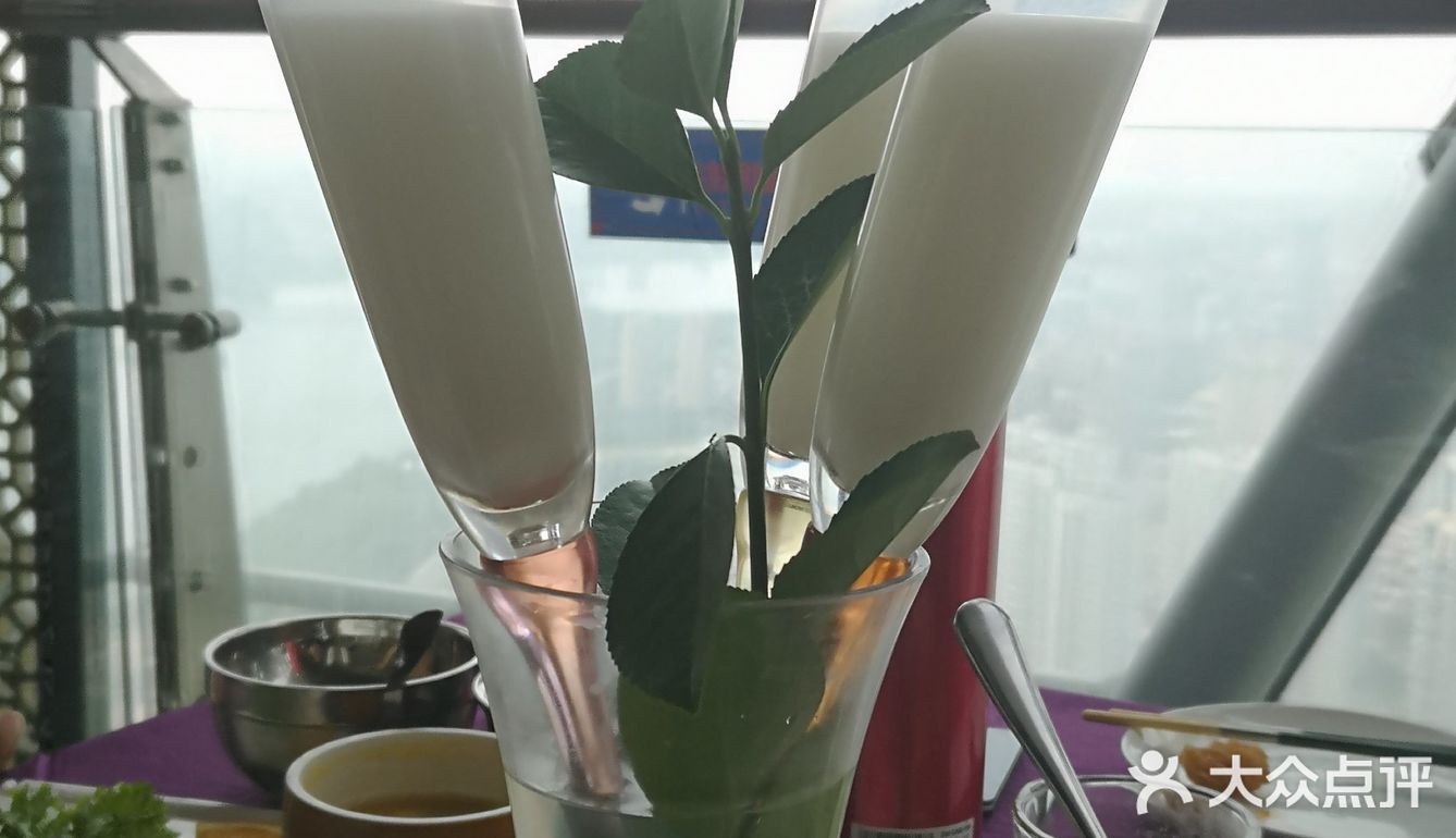 购买的168元套餐，周日中午赶上母亲节去的