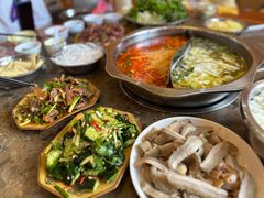 -黄利砖万峰林布依特色酸笋牛肉馆