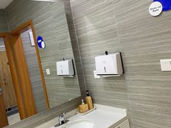 -茂菊口腔连锁(浦东南路店)