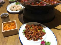 -白乐天毛肚火锅馆(解放碑店)