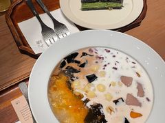 -RUXU入续糖水铺与包(卓悦中心店)