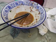 -渝之汇牛肉豌杂面