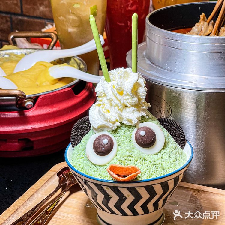 来吃城阳zui好吃的烧烤！！甜品好萌！！ 