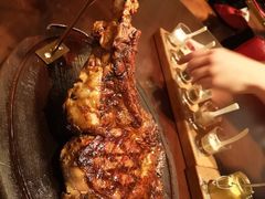 -恰餐厅及酒吧 CHAR Bar & Grill (北京丽都皇冠假日店)
