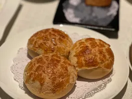 菠**包