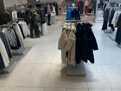 -URBAN REVIVO(七宝领展广场店)