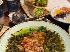 -八月美食小馆(银泰城总店)