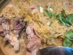 酸菜炖大骨-金掌勺东北菜(格兰晴天店)