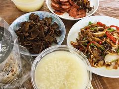 -蓝精灵饺子店