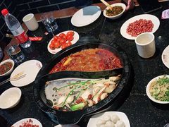 -周周有辣火锅馆(玖耀里店)