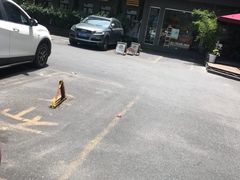 -布丁严选酒店(杭州武林西湖文化广场地铁站店)