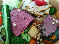 招牌牛肉鸡胸双拼沙拉-食野·SAYYEAH·创意轻食(新南门店)