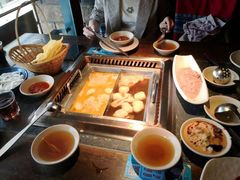 -老牌坊云南鱼豆花火锅(哈西万达店)