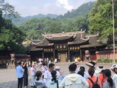 -峨眉山报国寺
