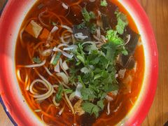 -楚东君•襄阳牛肉面牛杂煲(陆家嘴正大店)