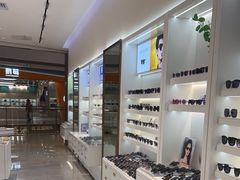 -J-Optical佳视明眼镜·蔡司视觉(青岛金茂览秀城店)