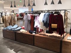 -URBAN REVIVO(西安Momopark店)