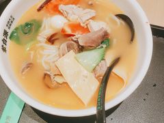 -蒙自源米线大王(东站店)