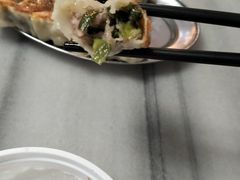 鲜肉韭菜煎饺-芬芳甜品(同福路店)