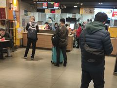-麦当劳(上海虹桥站30B检票口楼上)
