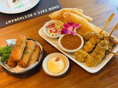 -Chom Cafe and Restaurant