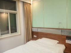 -明华泰康酒店(北京万丰路七里庄地铁站店)