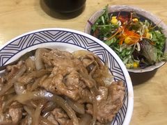 姜汁烤猪肉浇饭-桃屋日本料理(清华科技园店)