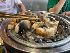 -围炉肉舍•炭烤活鳗•丹东海鲜烤肉(步行街店)
