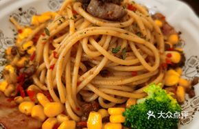Beef Stir-Fried Spicy Sauce Pasta