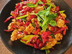 -曼听小寨海鲜烧烤·大连辣炒大王(盖州街店)
