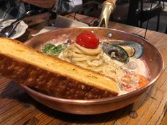 -I HOLIC艾豪丽披萨(KKone店)