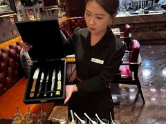 -恰餐厅及酒吧 CHAR Bar & Grill (北京丽都皇冠假日店)