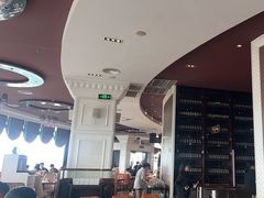 -荣誉国际酒店-云顶旋转餐厅