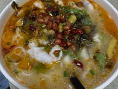 酸汤鱼米线-缘久缘米粉(新街口店)