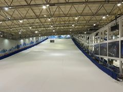 -乔波室内滑雪场