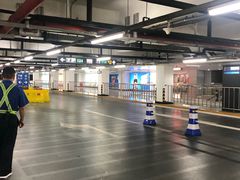 -虹桥火车站-停车场