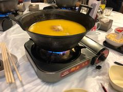 -鲜入围煮花胶鸡海鲜火锅