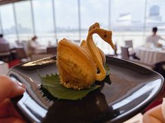 鲍鱼天鹅酥-白天鹅宾馆-宏图府餐厅