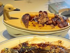 -八府香鸭·啫啫煲(华山路店)