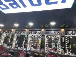 点击看大图 -Barber潮先生男士理发店