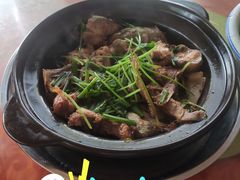 生焗鲶鱼-红炎炎农家菜老字号(金水台店)